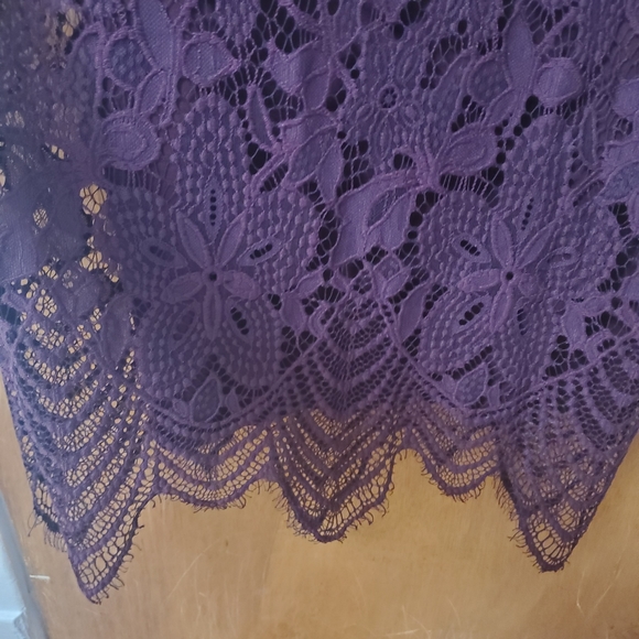 Lace dress - Picture 2 of 3